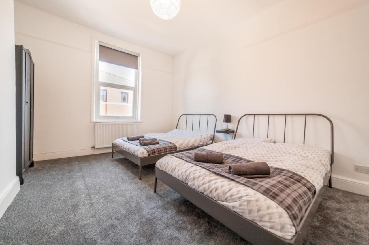 Peaky Blinders Apartment 5 Min Walk To Blackpool Tower Sleeps Up To 14 Dış mekan fotoğraf