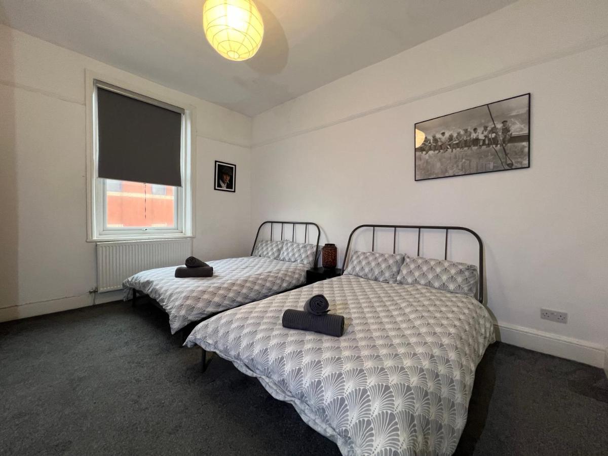 Peaky Blinders Apartment 5 Min Walk To Blackpool Tower Sleeps Up To 14 Dış mekan fotoğraf